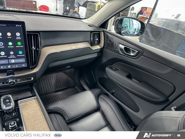 2026 Volvo XC60 Plug-In Hybrid Ultra Dark Theme-24