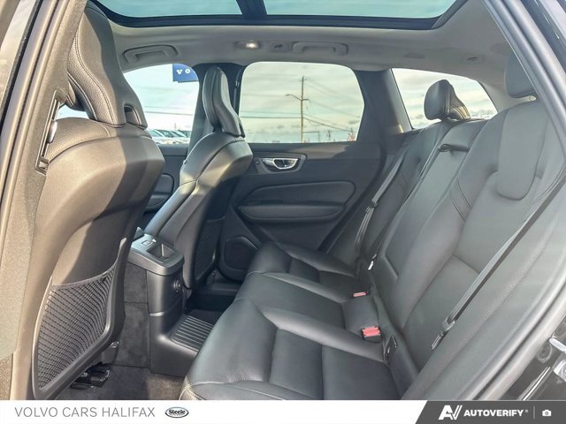 2022 Volvo XC60 Recharge Inscription Expression-22