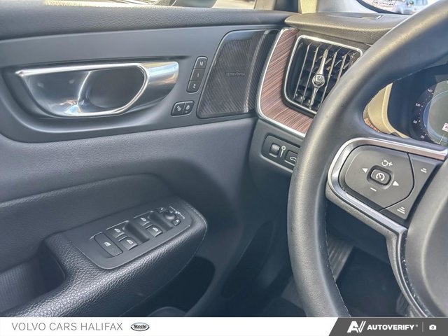 2022 Volvo XC60 Recharge Inscription Expression-16