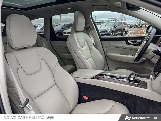 2022 Volvo XC60 Recharge Inscription Expression-21
