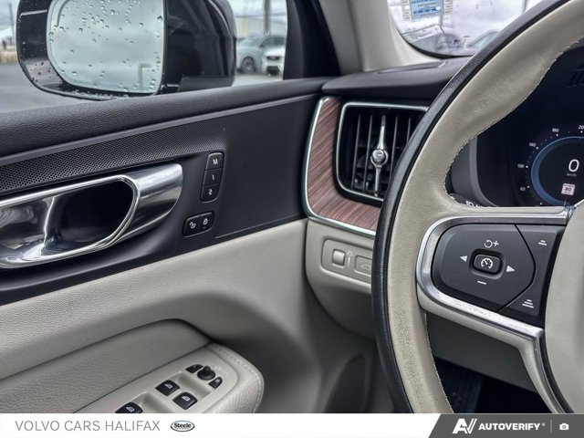 2022 Volvo XC60 Recharge Inscription Expression-16