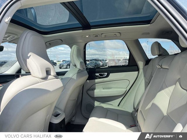 2022 Volvo XC60 Recharge Inscription Expression-21