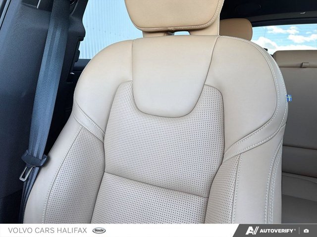Volvo XC60 Recharge Ultimate Dark Theme 2023-18