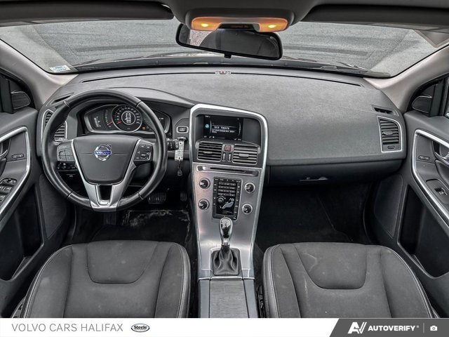 2017 Volvo XC60 T5 Drive-E-22