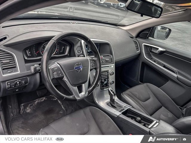 2017 Volvo XC60 T5 Drive-E-11