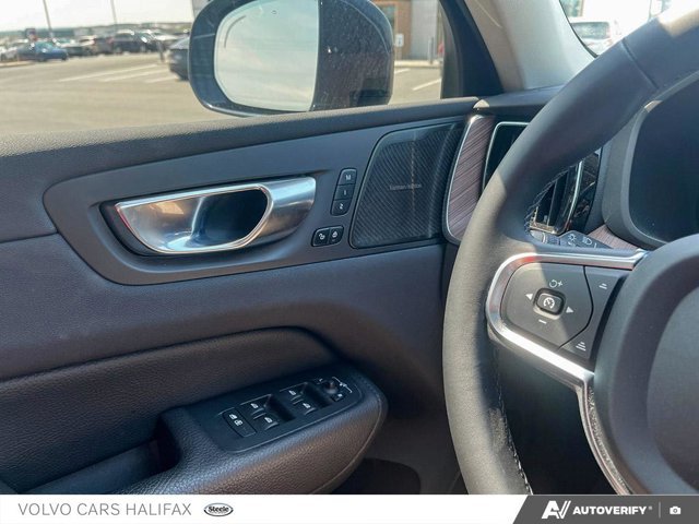 2022 Volvo XC60 Momentum-15