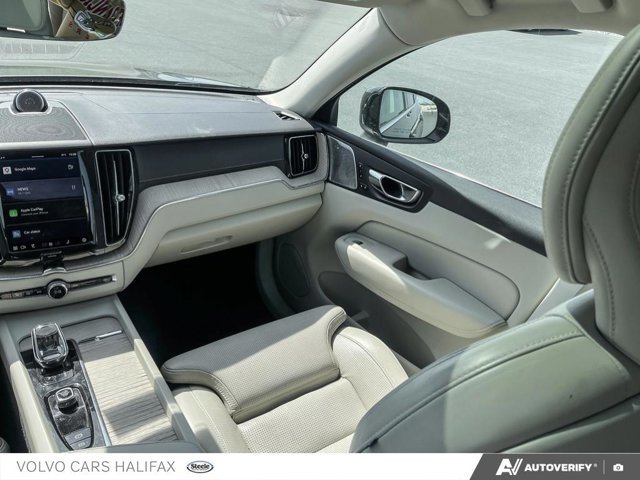2022 Volvo XC60 Inscription-22