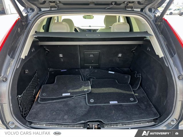 2022 Volvo XC60 Inscription-9