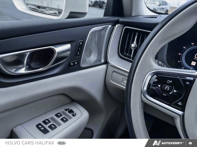 2023 Volvo XC60 Ultimate Bright Theme-16