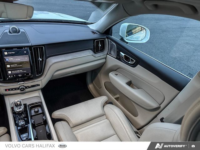 2023 Volvo XC60 Ultimate Bright Theme-24