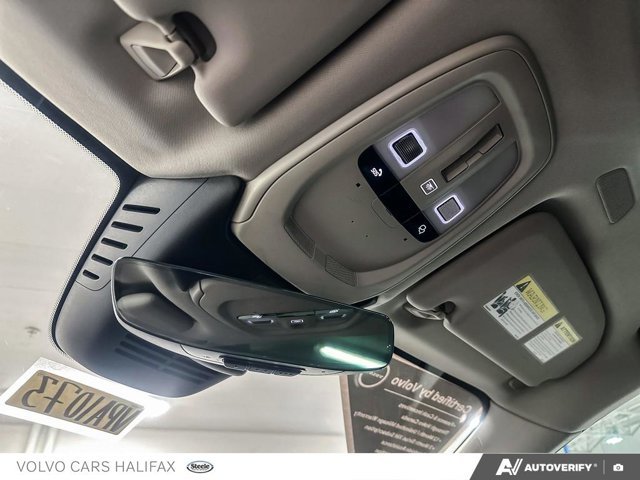 Volvo XC60 Plus Bright Theme 2023-20