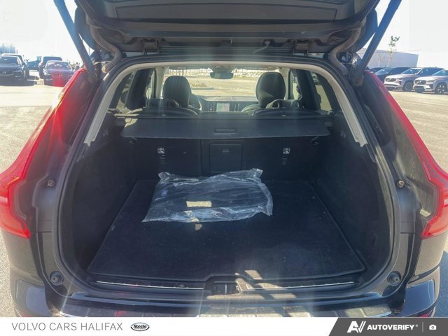 2023 Volvo XC60 Plus Dark Theme-11