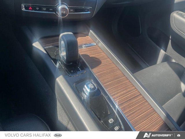 2023 Volvo XC60 Plus Dark Theme-17