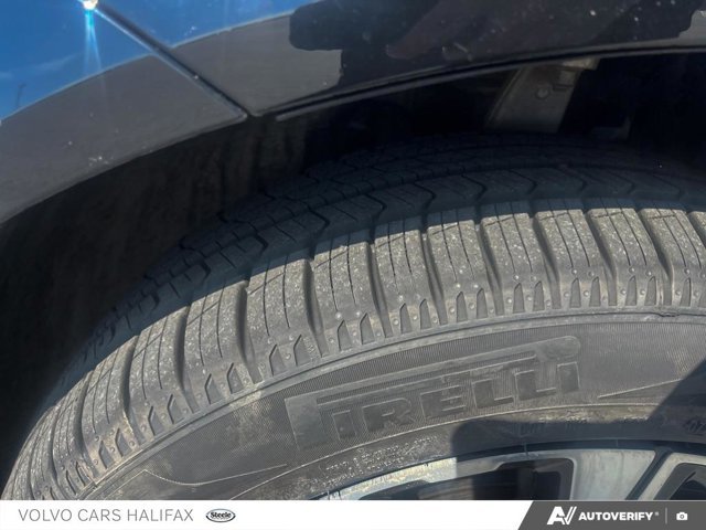 2023 Volvo XC60 Plus Dark Theme-6