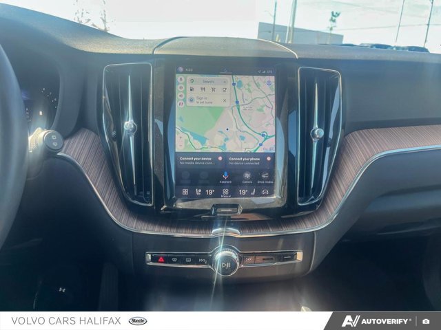 2023 Volvo XC60 Plus Dark Theme-18