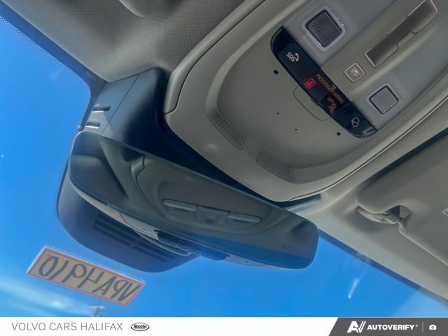 2023 Volvo XC60 Plus Dark Theme-19