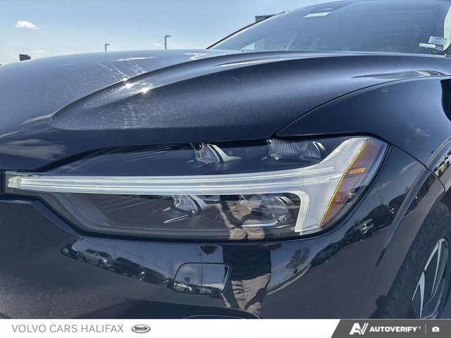 2024 Volvo XC60 Plus Dark Theme-7