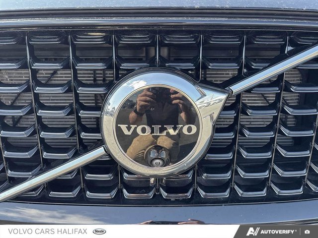 2024 Volvo XC60 Plus Dark Theme-8