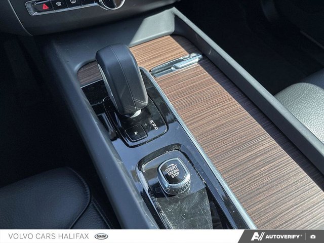 2024 Volvo XC60 Plus Dark Theme-17