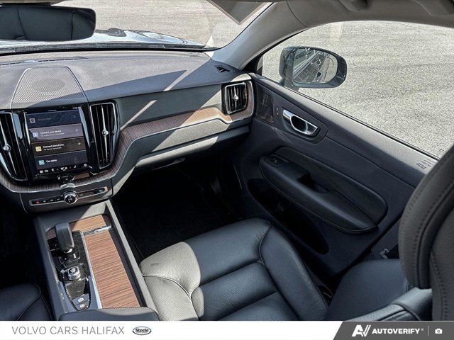 2024 Volvo XC60 Plus Dark Theme-24