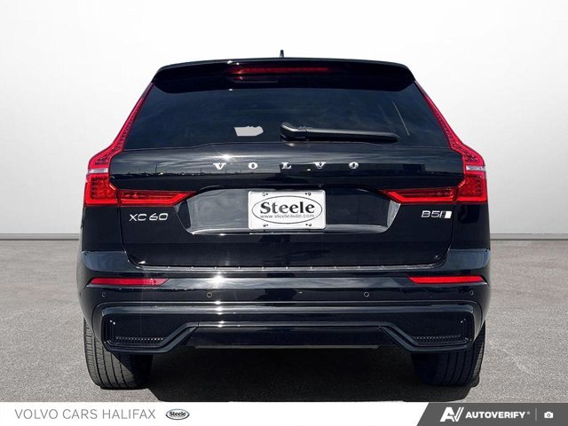 2024 Volvo XC60 Plus Dark Theme-4