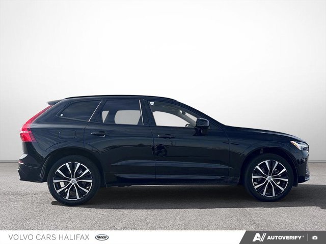 2024 Volvo XC60 Plus Dark Theme-2