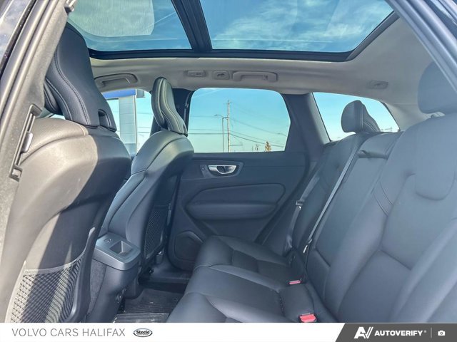 2024 Volvo XC60 Plus Dark Theme-22