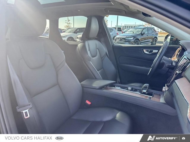 2024 Volvo XC60 Plus Dark Theme-21