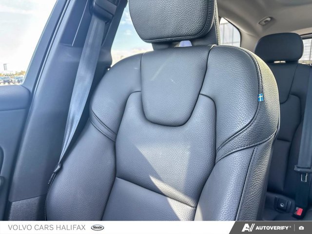2024 Volvo XC60 Plus Dark Theme-19