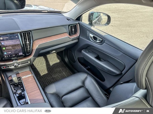 2024 Volvo XC60 Plus Dark Theme-24