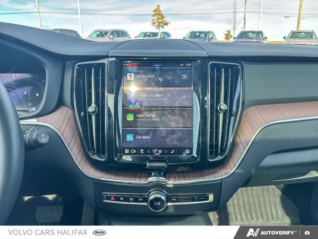 2024 Volvo XC60 Plus Dark Theme-18