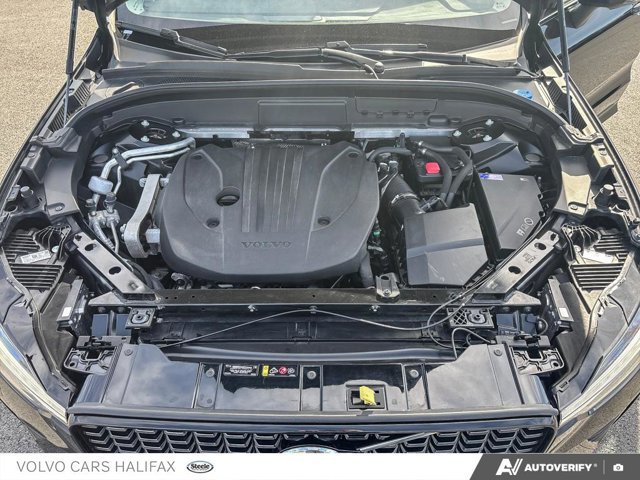 2024 Volvo XC60 Plus Dark Theme-9