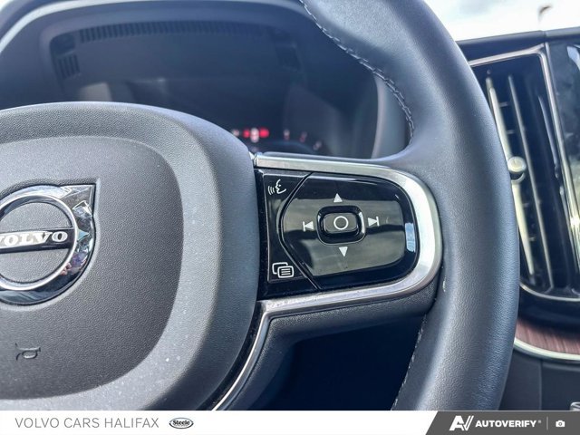 2024 Volvo XC60 Plus Dark Theme-15