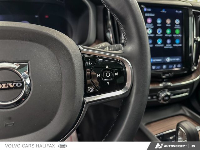 Volvo XC60 Plus Dark Theme 2024-15