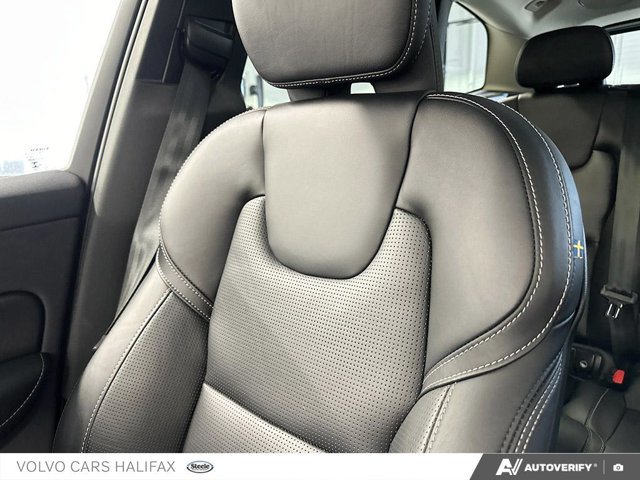Volvo XC60 Ultimate Dark Theme 2024-20