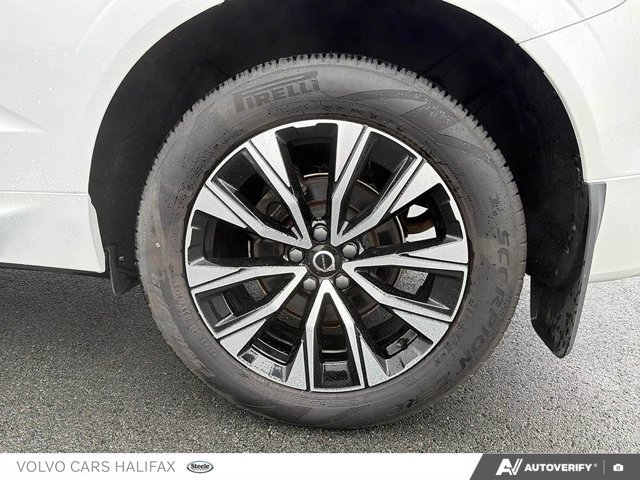 Volvo XC60 Core Dark Theme 2024-5