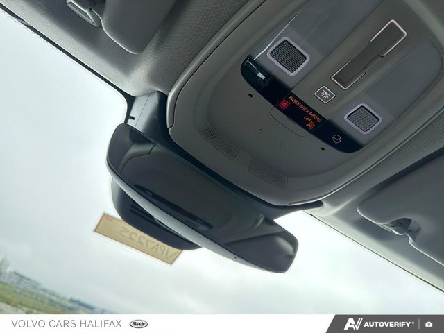 Volvo XC60 Core Dark Theme 2024-20