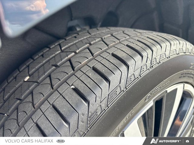 Volvo XC60 Plus Dark Theme 2025-6