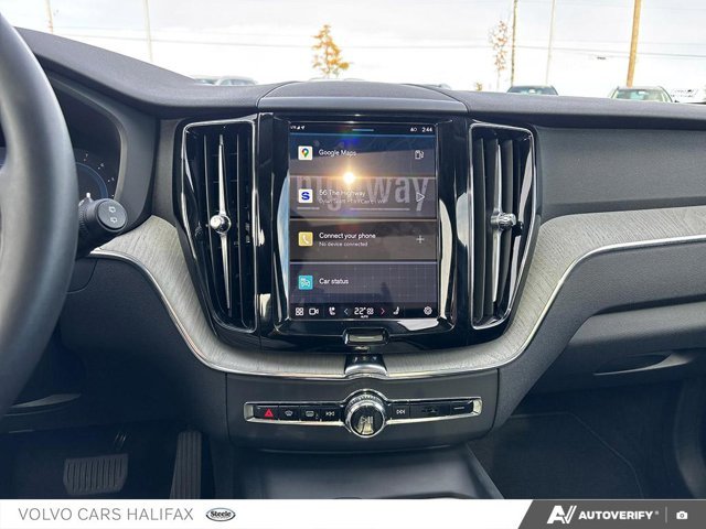 Volvo XC60 Plus Dark Theme 2025-18