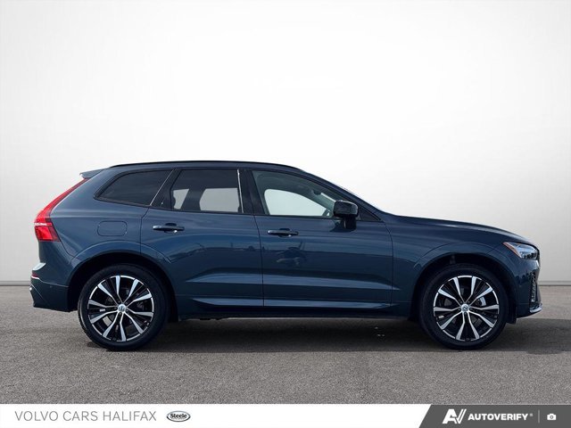 Volvo XC60 Plus Dark Theme 2025-2