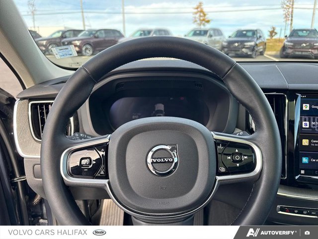 Volvo XC60 Plus Dark Theme 2025-13