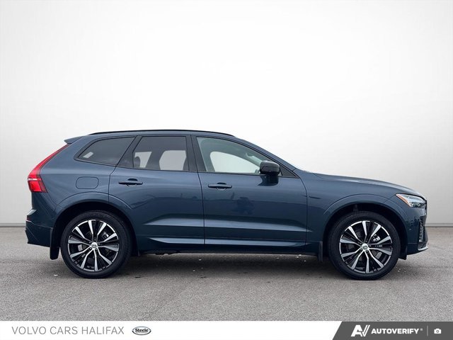 2025 Volvo XC60 Plus Dark Theme-2