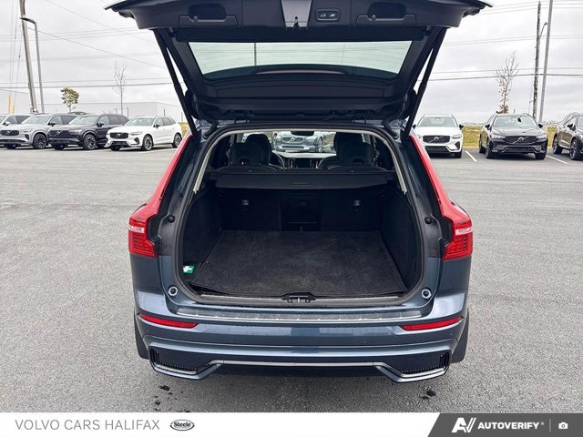 2025 Volvo XC60 Plus Dark Theme-11