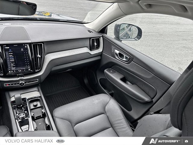 2025 Volvo XC60 Plus Dark Theme-24