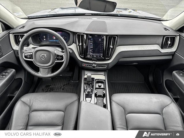 2025 Volvo XC60 Plus Dark Theme-23