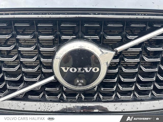 2025 Volvo XC60 Plus Dark Theme-8