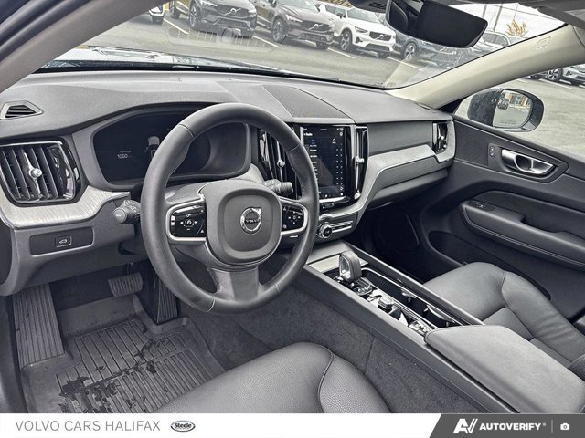 2025 Volvo XC60 Plus Dark Theme-12