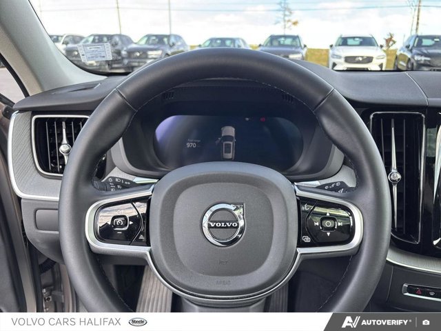 2025 Volvo XC60 Plus Dark Theme-14