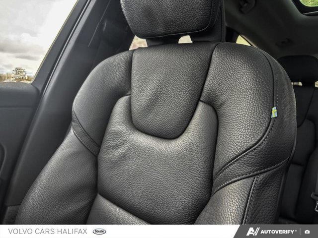 2025 Volvo XC60 Plus Dark Theme-19