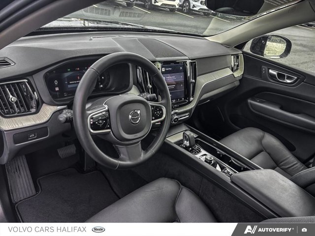 2025 Volvo XC60 Plus Dark Theme-12